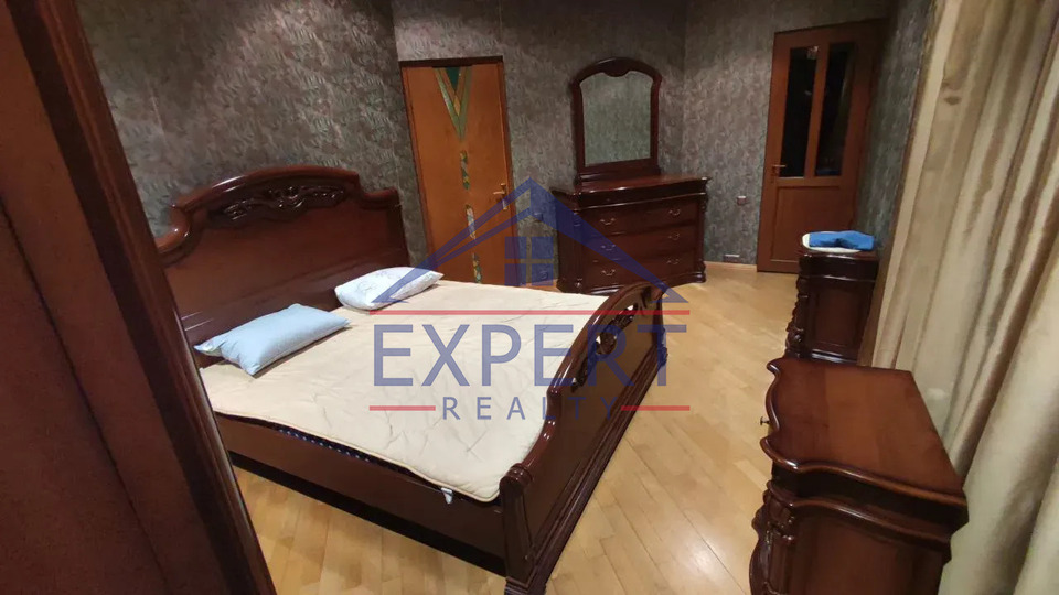 ԿԵՆՏՐՈՆ, ՄՀԵՐ ՄԿՐՏՉՅԱՆ ՓՈՂՈՑ, 4 ՍԵՆՅԱԿ
