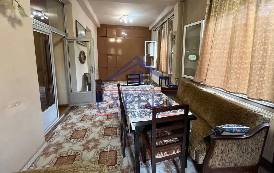 ԿԵՆՏՐՈՆ, ՏՊԱԳՐԻՉՆԵՐԻ ՓՈՂՈՑ, 3 ՍԵՆՅԱԿ