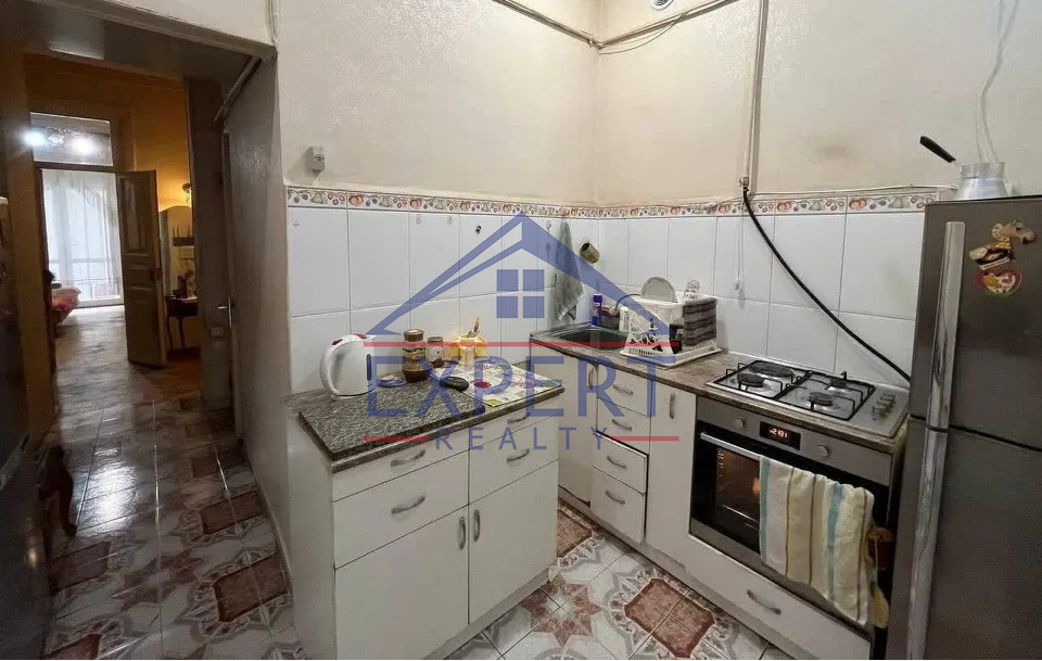 ԿԵՆՏՐՈՆ, ՏՊԱԳՐԻՉՆԵՐԻ ՓՈՂՈՑ, 3 ՍԵՆՅԱԿ