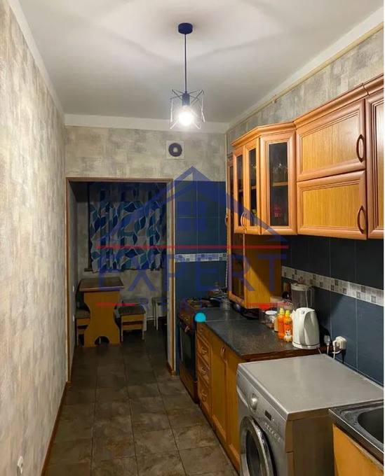 ԱՐԱԲԿԻՐ, ԱՐՄԵՆ ԳՈՒԼԱԿՅԱՆ ՓՈՂՈՑ, 4 ՍԵՆՅԱԿ