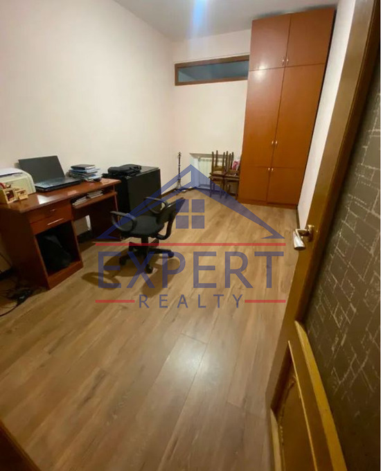 ԱՐԱԲԿԻՐ, ԱՐՄԵՆ ԳՈՒԼԱԿՅԱՆ ՓՈՂՈՑ, 4 ՍԵՆՅԱԿ
