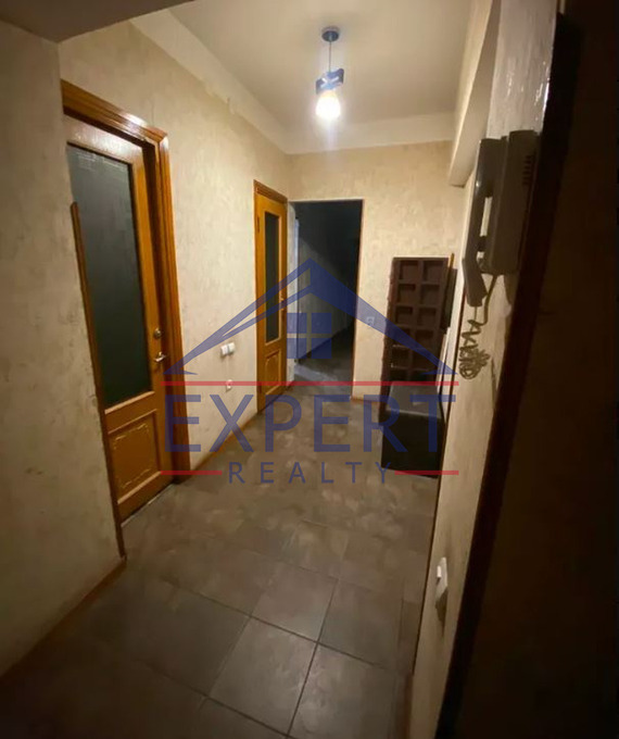 ԱՐԱԲԿԻՐ, ԱՐՄԵՆ ԳՈՒԼԱԿՅԱՆ ՓՈՂՈՑ, 4 ՍԵՆՅԱԿ