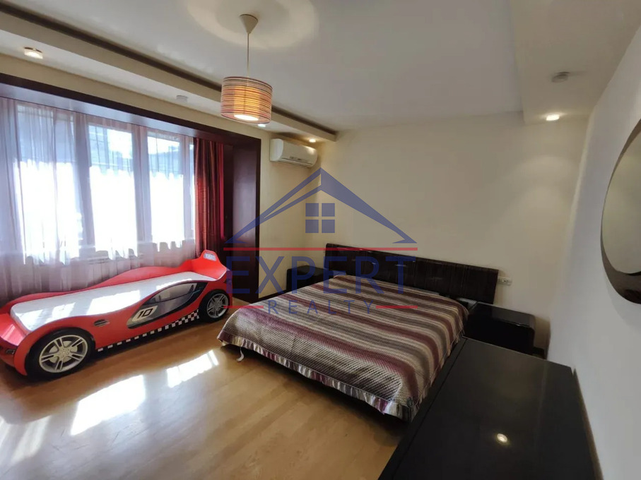 ԿԵՆՏՐՈՆ, ՀԱՆՐԱՊԵՏՈՒԹՅԱՆ ՓՈՂՈՑ, 3 ՍԵՆՅԱԿ