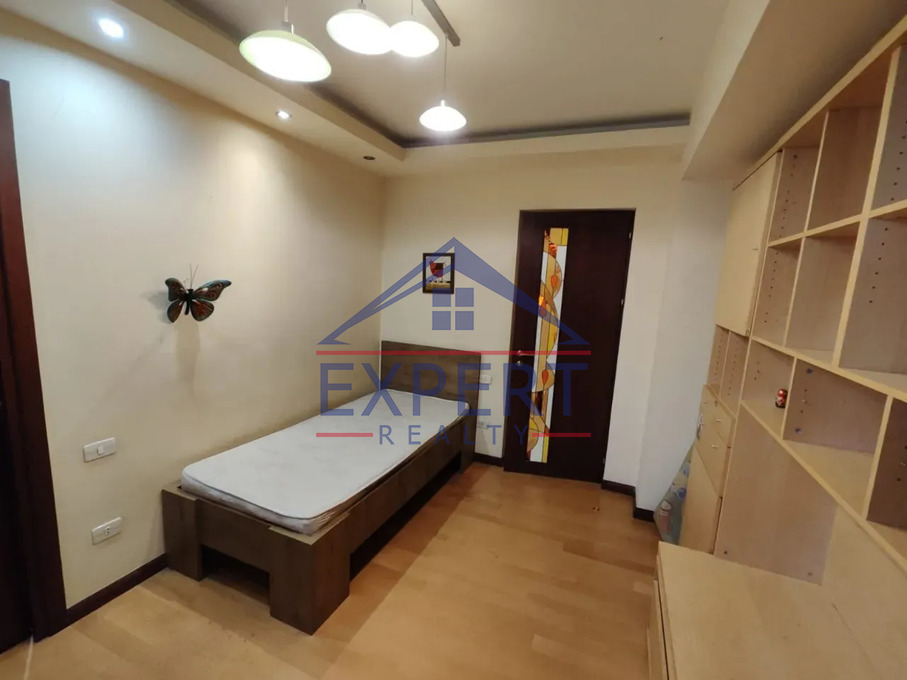 ԿԵՆՏՐՈՆ, ՀԱՆՐԱՊԵՏՈՒԹՅԱՆ ՓՈՂՈՑ, 3 ՍԵՆՅԱԿ