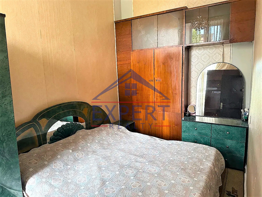 ԿԵՆՏՐՈՆ, ՆԱԼԲԱՆԴՅԱՆ ՓՈՂՈՑ, 3 ՍԵՆՅԱԿ