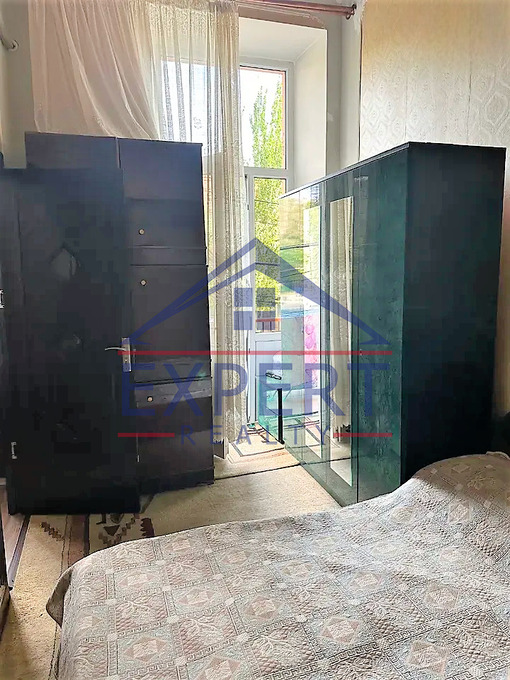 ԿԵՆՏՐՈՆ, ՆԱԼԲԱՆԴՅԱՆ ՓՈՂՈՑ, 3 ՍԵՆՅԱԿ