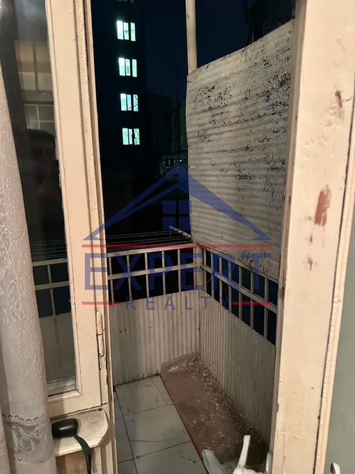 ԿԵՆՏՐՈՆ, ՆԱԼԲԱՆԴՅԱՆ ՓՈՂՈՑ, 3 ՍԵՆՅԱԿ