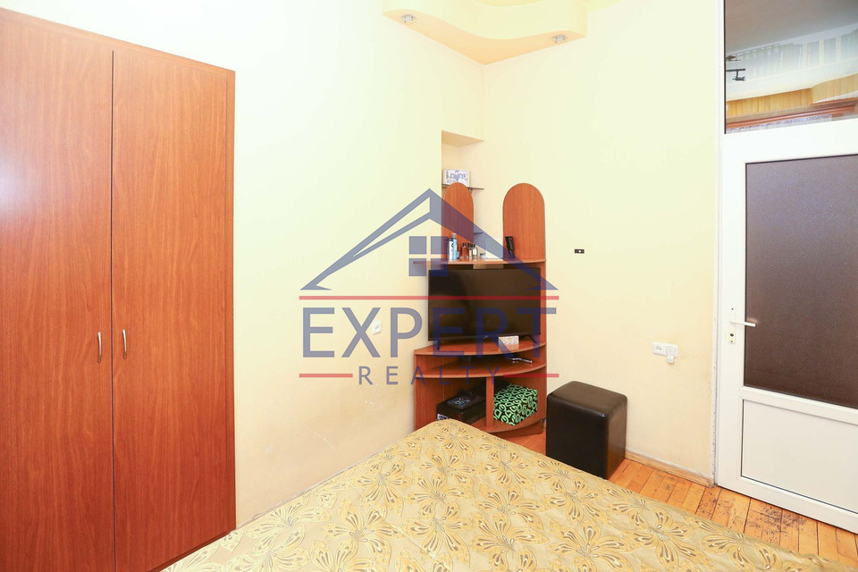 ԿԵՆՏՐՈՆ, ԱՄԻՐՅԱՆ ՓՈՂՈՑ, 4 ՍԵՆՅԱԿ