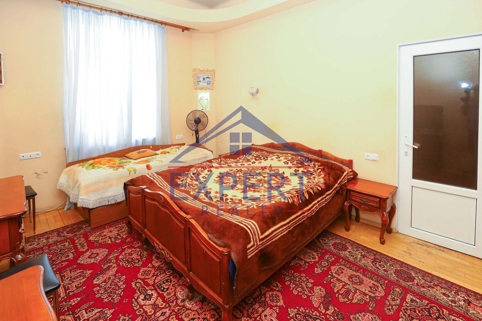 ԿԵՆՏՐՈՆ, ԱՄԻՐՅԱՆ ՓՈՂՈՑ, 4 ՍԵՆՅԱԿ