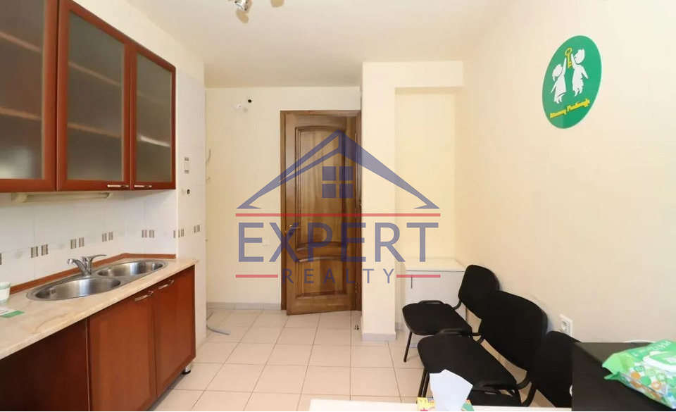 ԿԵՆՏՐՈՆ ՄԱՇՏՈՑԻ ՊՈՂՈՏԱ 3 ՍԵՆՅԱԿ