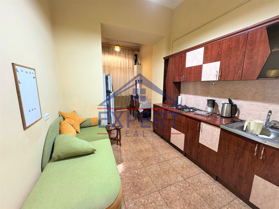 ԿԵՆՏՐՈՆ, ԱՄԻՐՅԱՆ ՓՈՂՈՑ, 2 ՍԵՆՅԱԿ