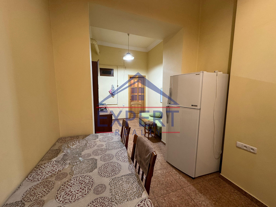 ԿԵՆՏՐՈՆ, ԱՄԻՐՅԱՆ ՓՈՂՈՑ, 2 ՍԵՆՅԱԿ