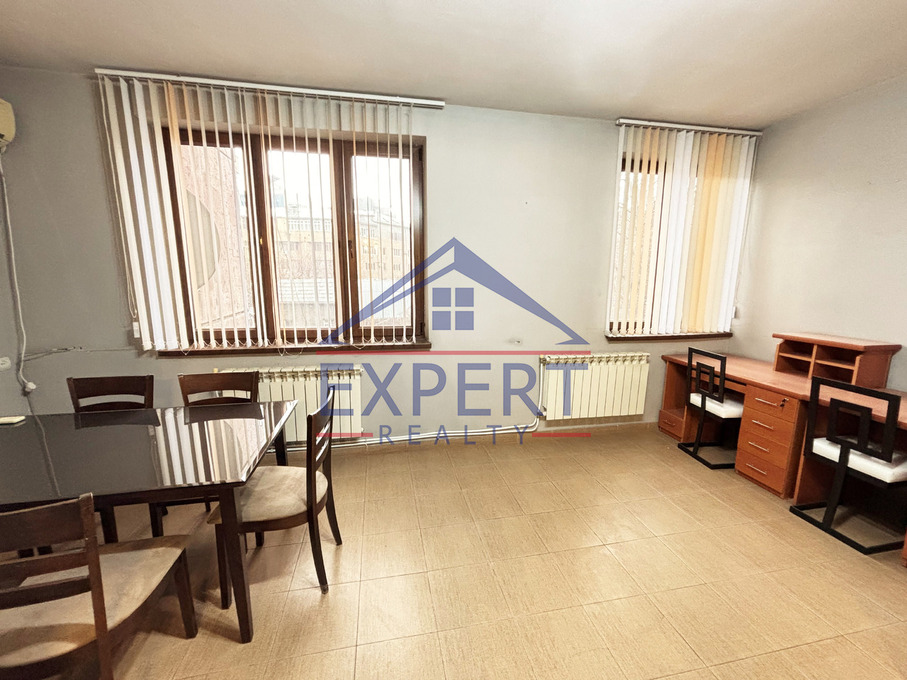 ԿԵՆՏՐՈՆ, ԶԱՔՅԱՆ ՓՈՂՈՑ, 3 ՍԵՆՅԱԿ