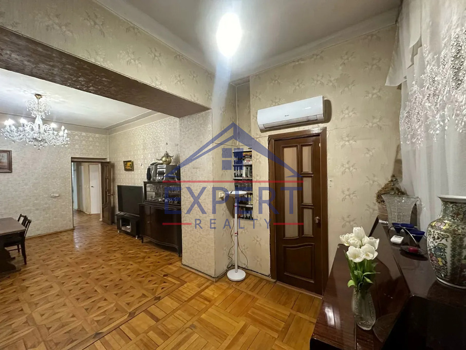 ԿԵՆՏՐՈՆ, ՏՊԱԳՐԻՉՆԵՐԻ ՓՈՂՈՑ, 4 ՍԵՆՅԱԿ