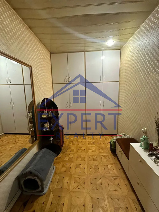 ԿԵՆՏՐՈՆ, ՏՊԱԳՐԻՉՆԵՐԻ ՓՈՂՈՑ, 4 ՍԵՆՅԱԿ