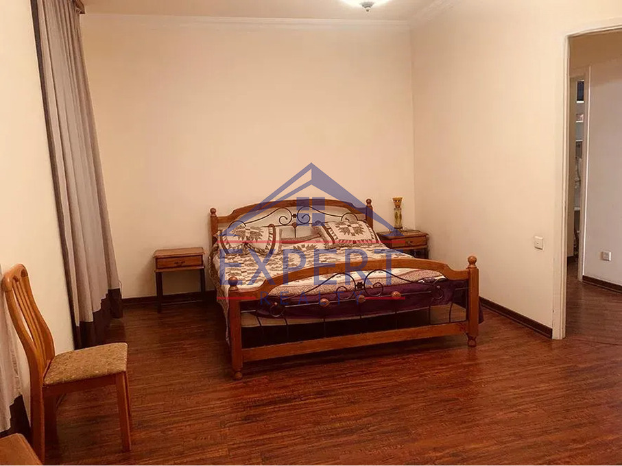 ԿԵՆՏՐՈՆ, ՆԱԼԲԱՆԴՅԱՆ ՓՈՂՈՑ,  4 ՍԵՆՅԱԿ