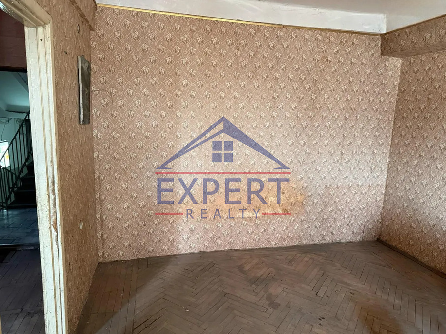 ԿԵՆՏՐՈՆ, ՏԻԳՐԱՆ ՄԵԾԻ ՊՈՂՈՏԱ, 2 ՍԵՆՅԱԿ