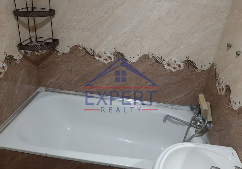 ԱՐԱԲԿԻՐ, ՀՐԱՉՅԱ ՔՈՉԱՐԻ ՓՈՂՈՑ, 2 ՍԵՆՅԱԿ