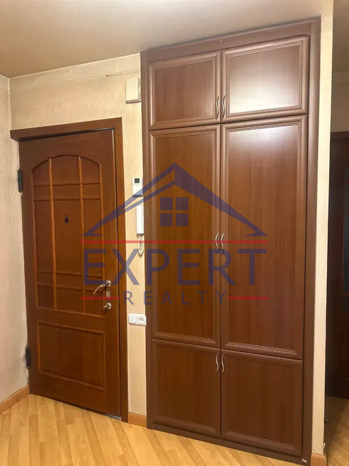 ԱՐԱԲԿԻՐ, ՎԱՂԱՐՇ ՎԱՂԱՐՇՅԱՆ ՓՈՂՈՑ, 3 ՍԵՆՅԱԿ