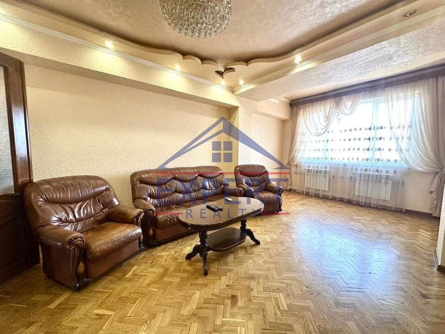 ՇԵՆԳԱՎԻԹ, ՖՐՈՒՆԶԵԻ ՓՈՂՈՑ, 3 ՍԵՆՅԱԿ