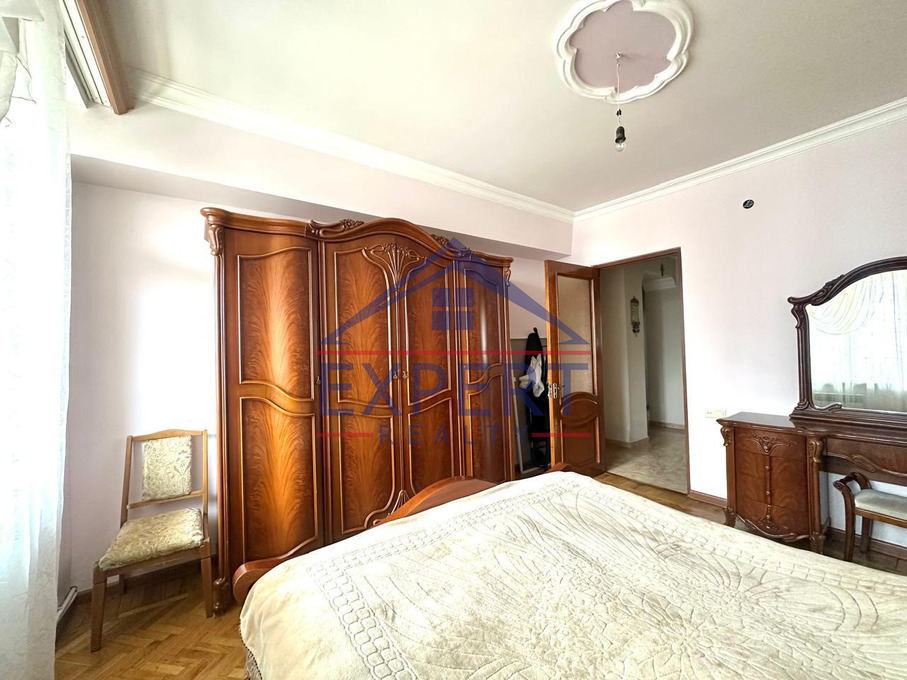 ՇԵՆԳԱՎԻԹ, ՖՐՈՒՆԶԵԻ ՓՈՂՈՑ, 3 ՍԵՆՅԱԿ