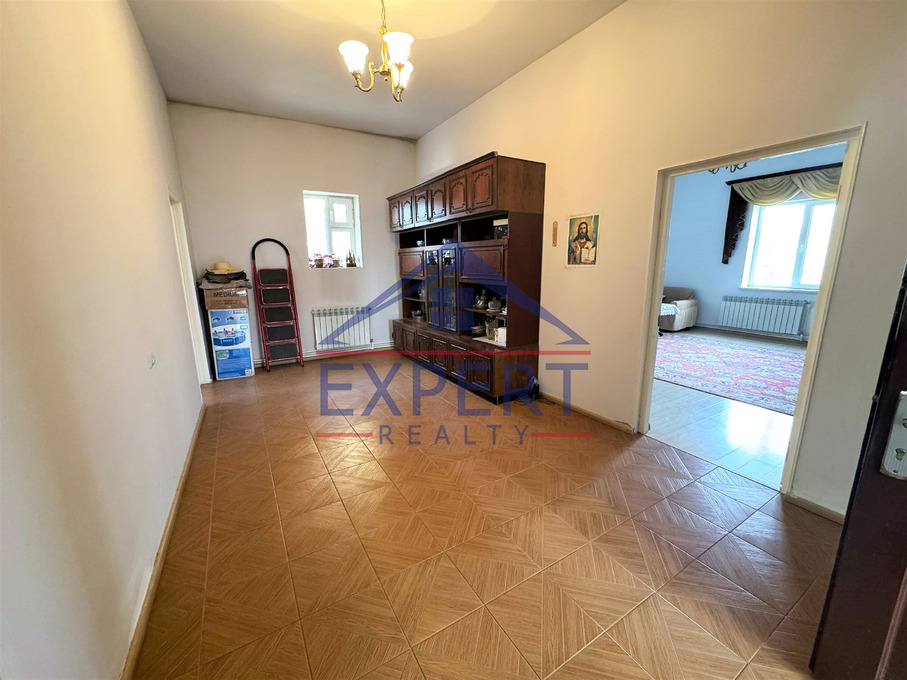 ԱՎԱՆ, ՄՀԵՐ ՄԿՐՏՉՅԱՆ ՓՈՂՈՑ, 1 ՀԱՐԿԱՆԻ ՍԵՓԱԿԱՆ ՏՈՒՆ