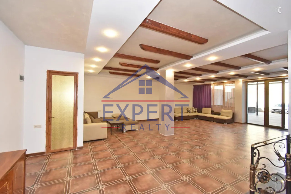 ԱՐԱԲԿԻՐ, ԱՅԳԵՁՈՐԻ ՓՈՂՈՑ, 3 ՀԱՐԿԱՆԻ ԱՌԱՆՁՆԱՏՈՒՆ