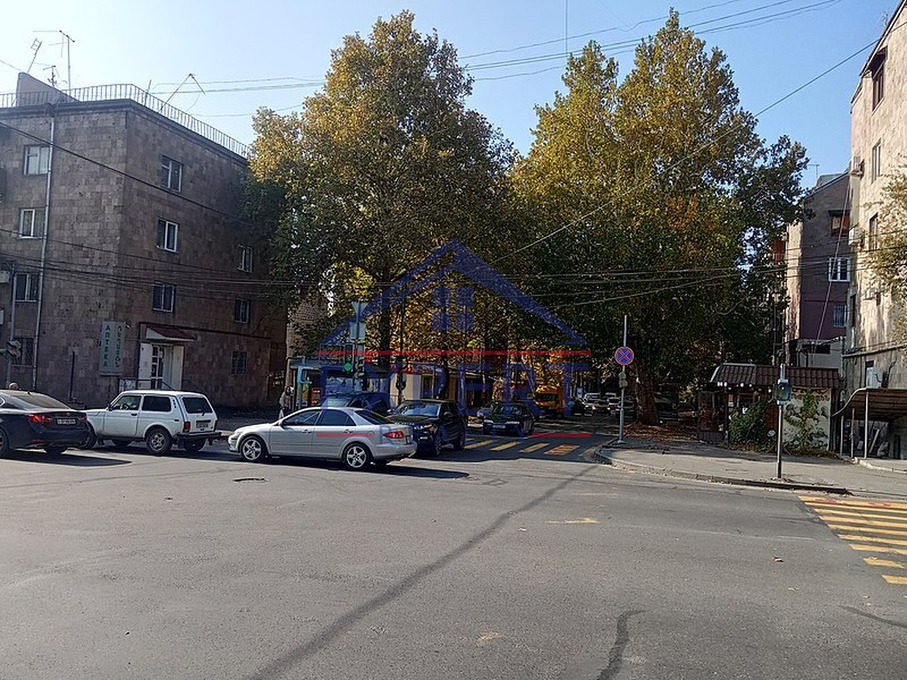 ԱՐԱԲԿԻՐ, ԱՐԱՄ ԽԱՉԱՏՐՅԱՆ ՓՈՂՈՑ, 3 ՍԵՆՅԱԿ