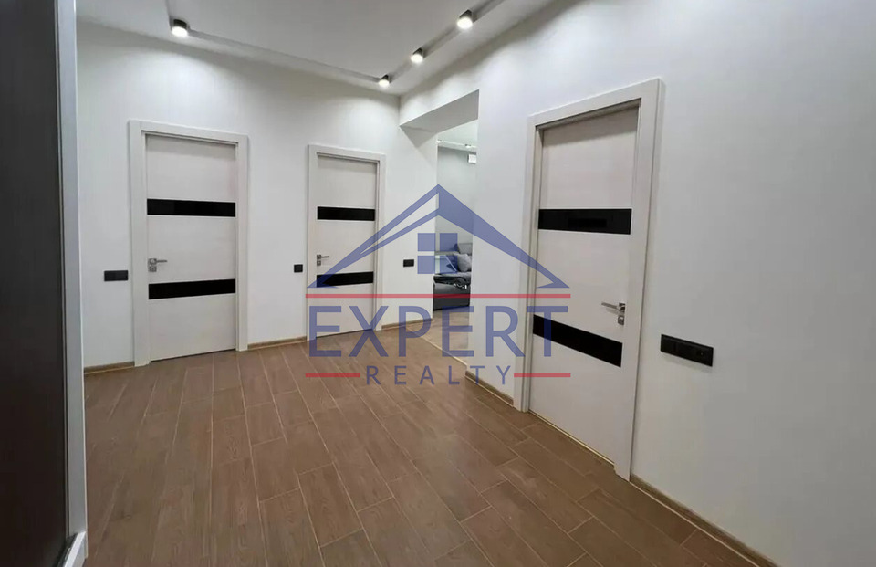 ԿԵՆՏՐՈՆ, ՏԵՐՅԱՆ  ՓՈՂՈՑ, 3 ՍԵՆՅԱԿ