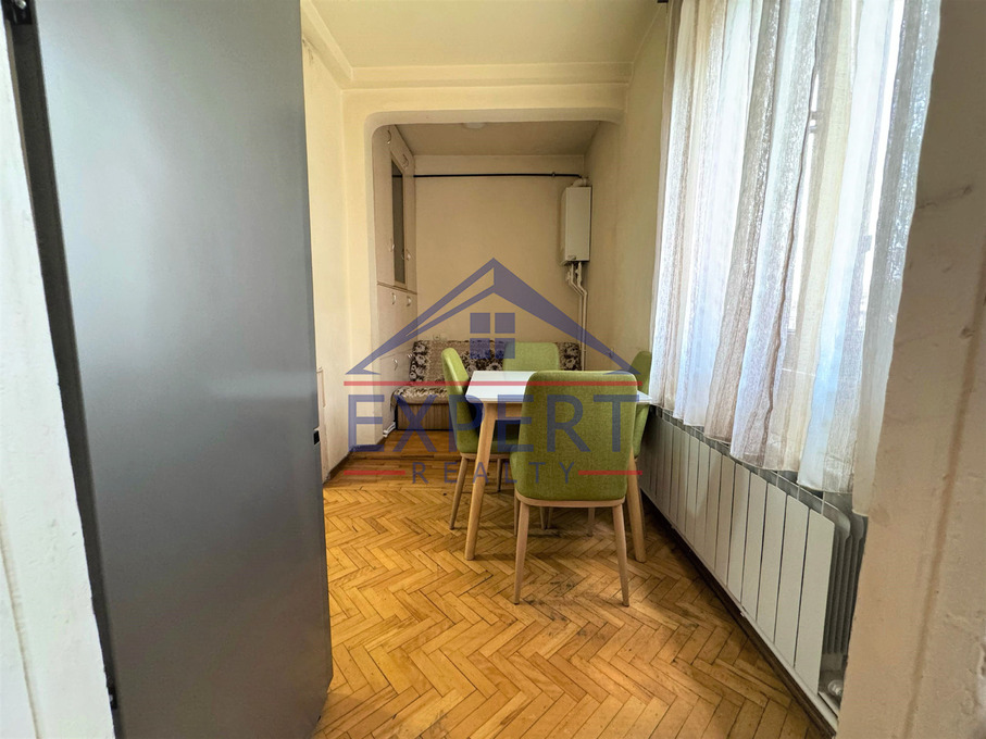 ԿԵՆՏՐՈՆ, ԶԱՔՅԱՆ ՓՈՂՈՑ, 3 ՍԵՆՅԱԿ