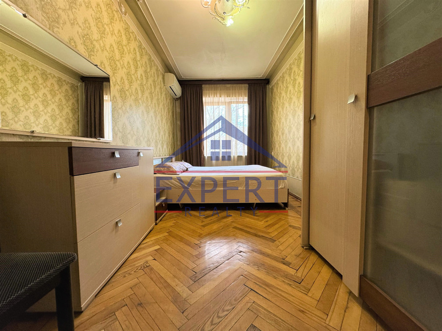 ԿԵՆՏՐՈՆ, ԶԱՔՅԱՆ ՓՈՂՈՑ, 3 ՍԵՆՅԱԿ