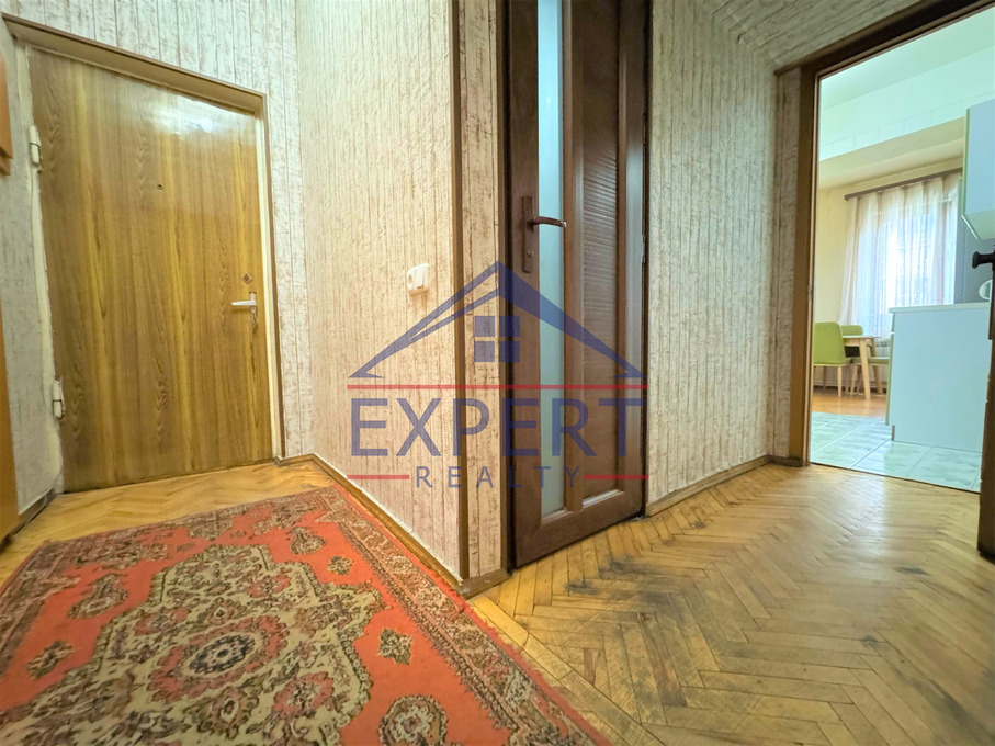 ԿԵՆՏՐՈՆ, ԶԱՔՅԱՆ ՓՈՂՈՑ, 3 ՍԵՆՅԱԿ