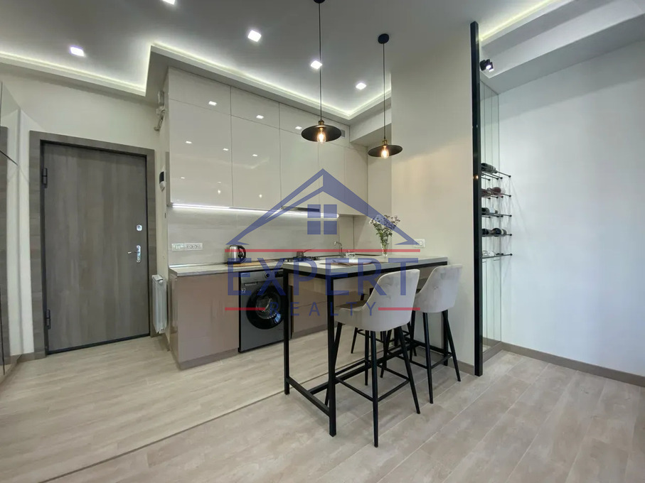 ԿԵՆՏՐՈՆ, ԱՄԻՐՅԱՆ ՓՈՂՈՑ, 2 ՍԵՆՅԱԿ