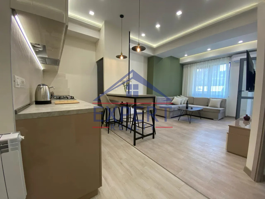 ԿԵՆՏՐՈՆ, ԱՄԻՐՅԱՆ ՓՈՂՈՑ, 2 ՍԵՆՅԱԿ