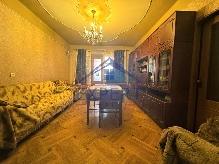 ԱՐԱԲԿԻՐ, ԱՐԱՄ ԽԱՉԱՏՐՅԱՆ ՓՈՂՈՑ, 3 ՍԵՆՅԱԿ