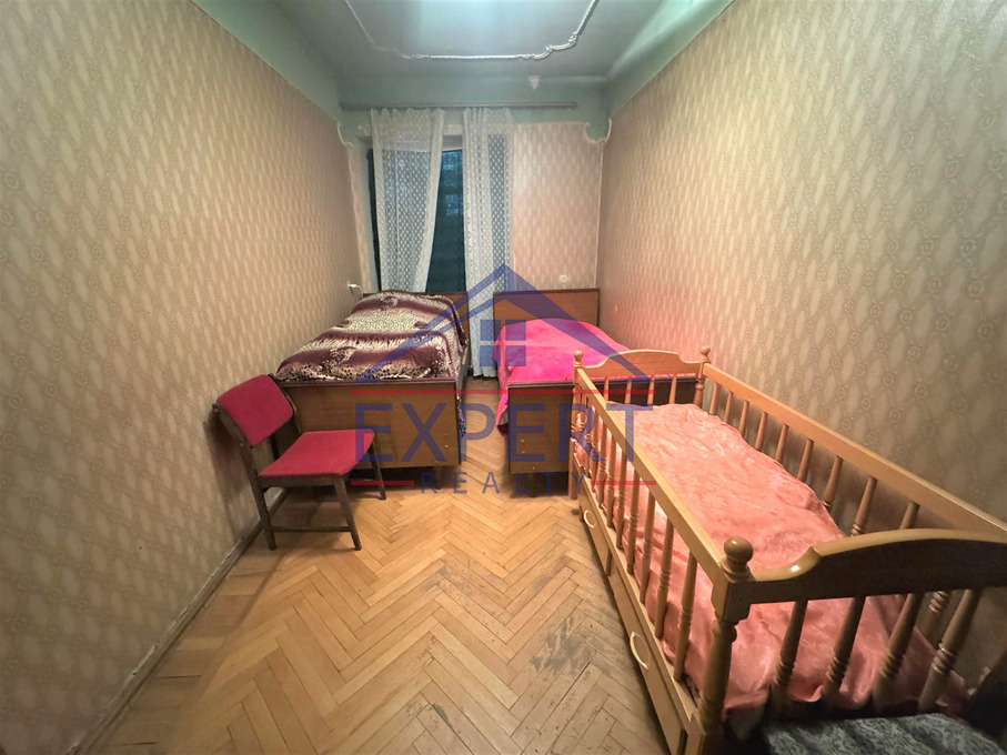 ԱՐԱԲԿԻՐ, ԱՐԱՄ ԽԱՉԱՏՐՅԱՆ ՓՈՂՈՑ, 3 ՍԵՆՅԱԿ