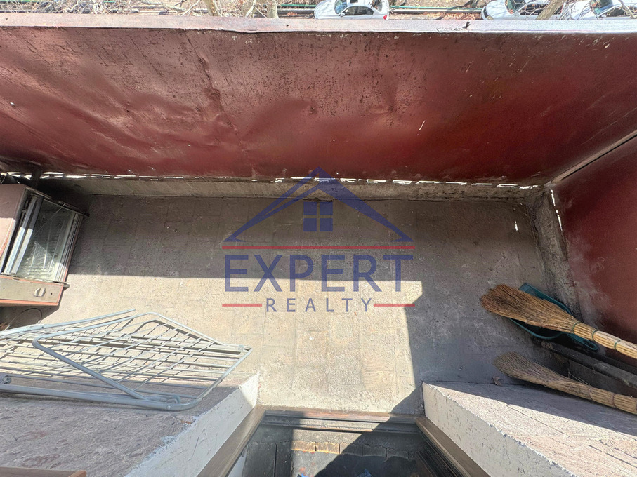 ԱՐԱԲԿԻՐ, ԱՐԱՄ ԽԱՉԱՏՐՅԱՆ ՓՈՂՈՑ, 3 ՍԵՆՅԱԿ