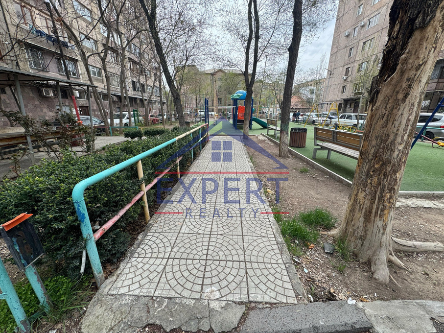 ԿԵՆՏՐՈՆ, ՎԱՐԴԱՆԱՆՑ ՓՈՂՈՑ, 3 ՍԵՆՅԱԿ