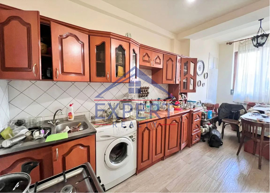 ԿԵՆՏՐՈՆ, ԱՄԻՐՅԱՆ ՓՈՂՈՑ, 3 ՍԵՆՅԱԿ