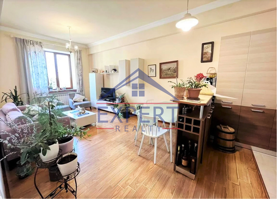 ԿԵՆՏՐՈՆ, ԱՐԳԻՇՏԻ ՓՈՂՈՑ, 3 ՍԵՆՅԱԿ