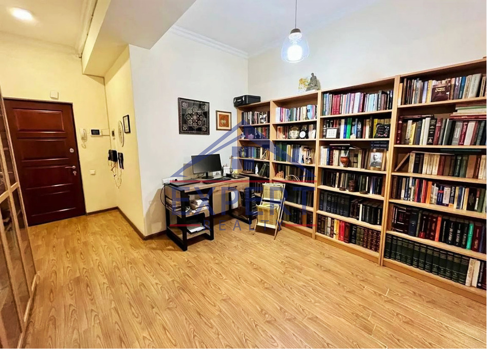 ԿԵՆՏՐՈՆ, ԱՐԳԻՇՏԻ ՓՈՂՈՑ, 3 ՍԵՆՅԱԿ