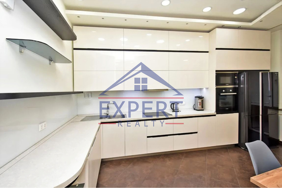 ԿԵՆՏՐՈՆ, ՁՈՐԱՓԻ ՓՈՂՈՑ, 3 ՍԵՆՅԱԿ