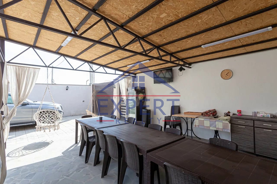 ԱՎԱՆ, ԴՈՒՐՅԱՆ ԹԱՂԱՄԱՍ, 6 ՍԵՆՅԱԿ