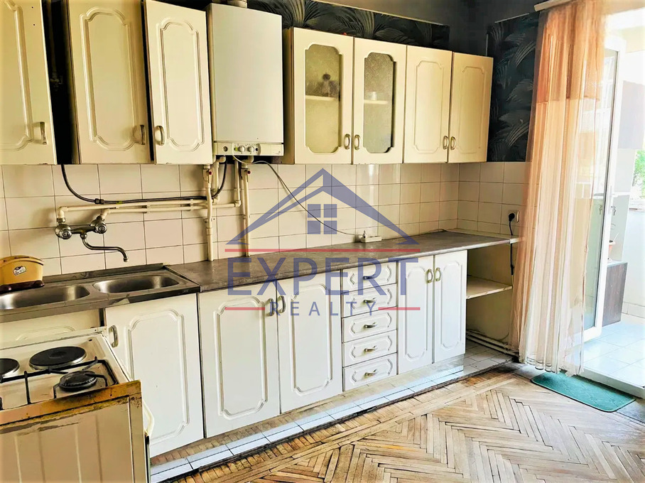 ՔԱՆԱՔԵՌ ԶԵՅԹՈՒՆ, ԴՐՈՅԻ ՓՈՂՈՑ, 4 ՍԵՆՅԱԿ