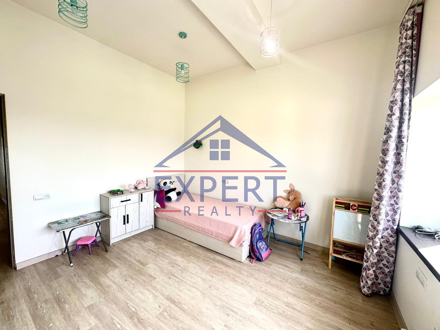 ԱՎԱՆ, ՆՎԵՐ ՍԱՖԱՐՅԱՆ ՓՈՂՈՑ, 4 ՍԵՆՅԱԿ