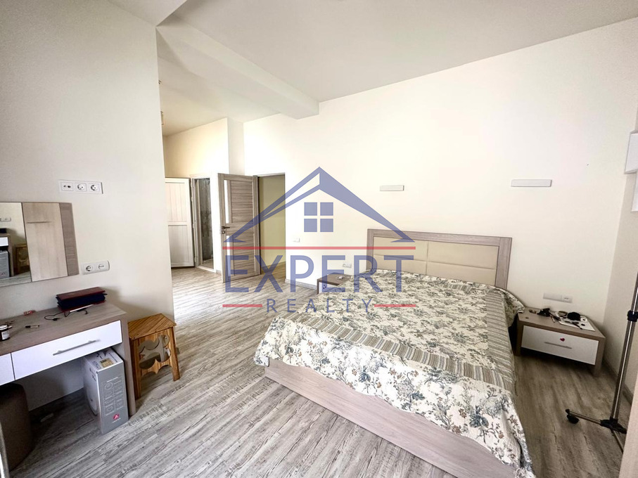 ԱՎԱՆ, ՆՎԵՐ ՍԱՖԱՐՅԱՆ ՓՈՂՈՑ, 4 ՍԵՆՅԱԿ