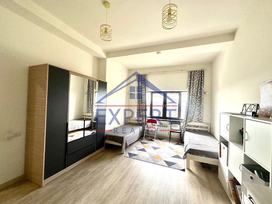 ԱՎԱՆ, ՆՎԵՐ ՍԱՖԱՐՅԱՆ ՓՈՂՈՑ, 4 ՍԵՆՅԱԿ