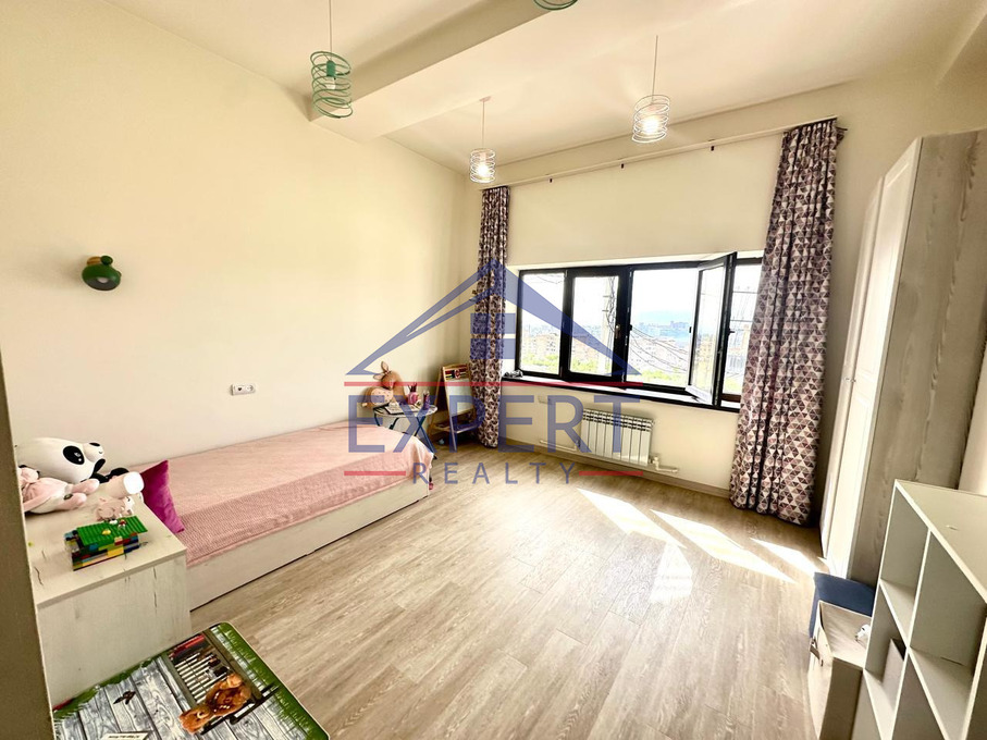 ԱՎԱՆ, ՆՎԵՐ ՍԱՖԱՐՅԱՆ ՓՈՂՈՑ, 4 ՍԵՆՅԱԿ