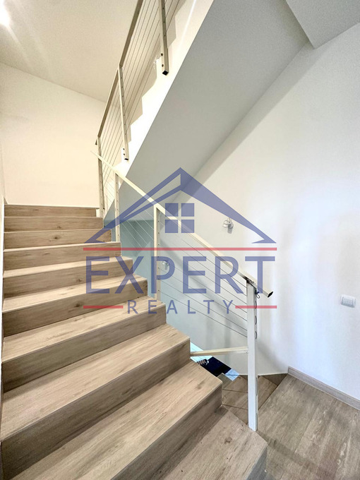 ԱՎԱՆ, ՆՎԵՐ ՍԱՖԱՐՅԱՆ ՓՈՂՈՑ, 4 ՍԵՆՅԱԿ