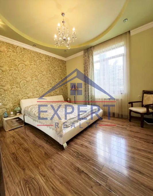 ԱՎԱՆ, ԴՈՒՐՅԱՆ ԹԱՂԱՄԱՍ, 7 ՍԵՆՅԱԿ